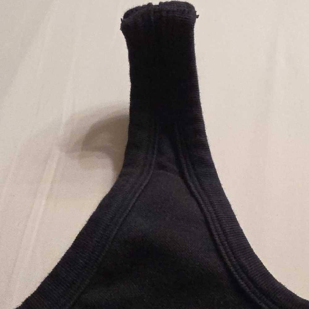 ALO Yoga Black Seamless Sports Bra - Picture 7 of 12